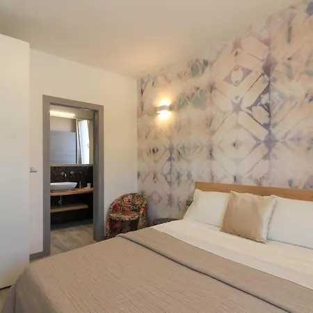 New Modern Riz With Private Pool Near The Town Center And By Wiibuk بولا