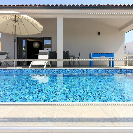 New Modern Riz With Private Pool Near The Town Center And By Wiibuk فيلة *