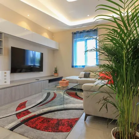 New Modern Riz With Private Pool Near The Town Center And By Wiibuk فيلة بولا
